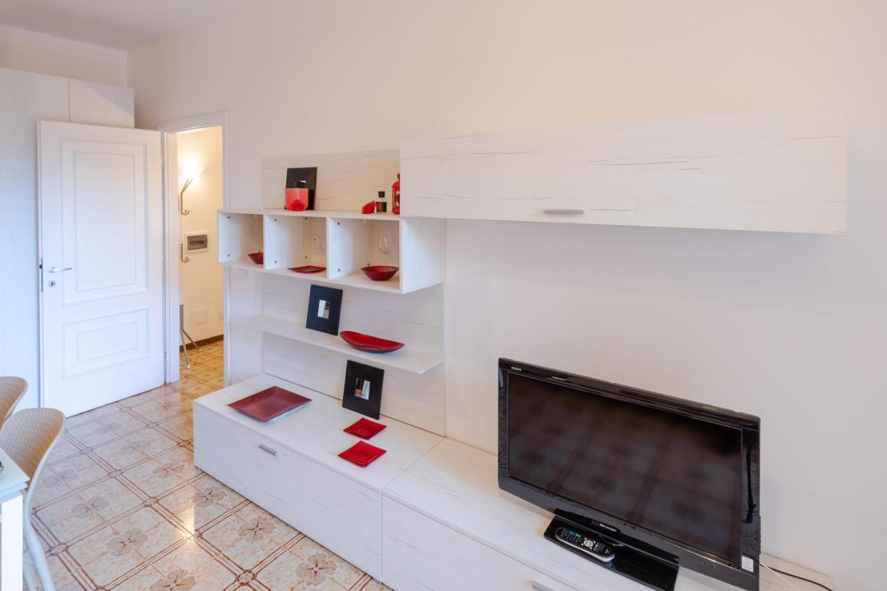 086 - Sunshine Home, 5 Minuti Dalla Spiaggia - Parcheggio Privato Gratis Incluso Ospedaletti Exteriér fotografie