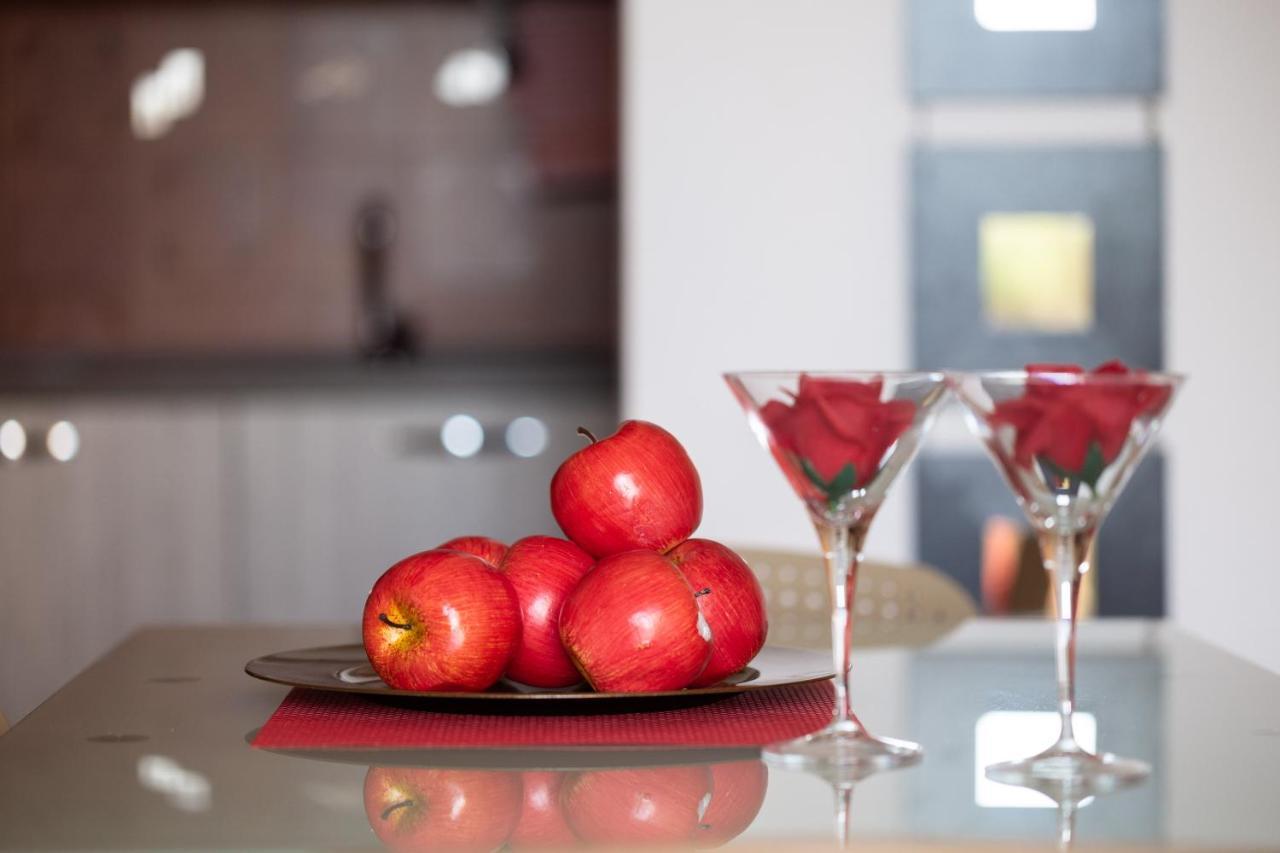 086 - Sunshine Home, 5 Minuti Dalla Spiaggia - Parcheggio Privato Gratis Incluso Ospedaletti Exteriér fotografie