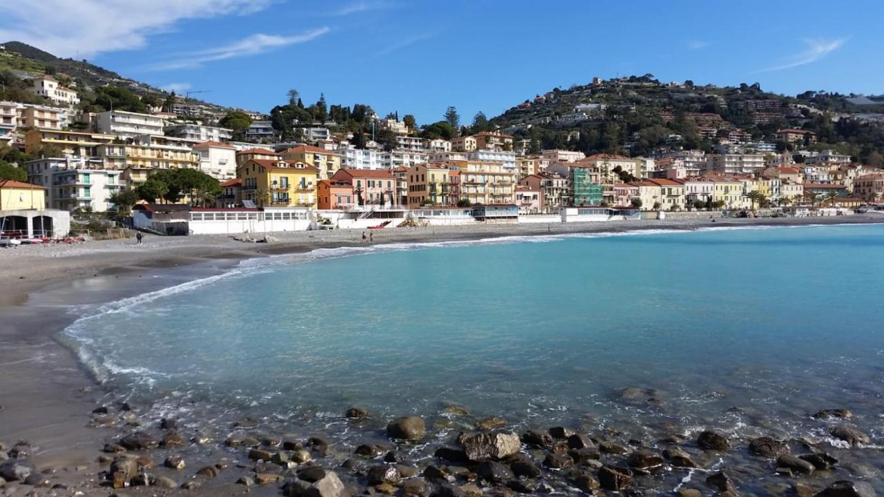 086 - Sunshine Home, 5 Minuti Dalla Spiaggia - Parcheggio Privato Gratis Incluso Ospedaletti Exteriér fotografie